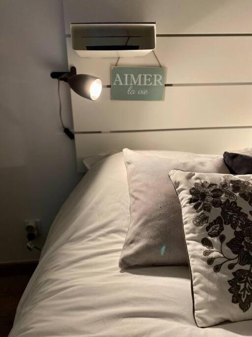 Bed In The - - Historical Center Apartment Bayeux